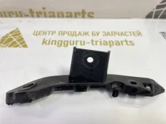 Кронштейн бампера BMW 6 2017-2020 51117415585 G32, левый