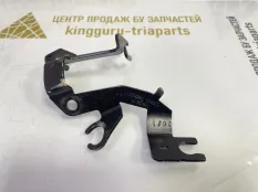 Кронштейн тормозного шланга Volkswagen Touareg 2020 4M0611845P 3 CR7 ДО РЕСТАЙЛИНГ DMVB 4.0 ДИЗЕЛЬ