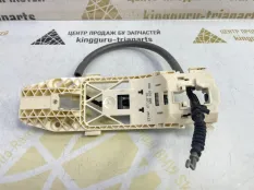 Кронштейн ручки двери Volkswagen Touareg 2020 8S0839885 3 CR7 ДО РЕСТАЙЛИНГ DMVB 4.0 ДИЗЕЛЬ
