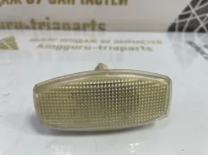 Повторитель поворота в крыло Chevrolet Lacetti 2004-2013 7645278 J200 УНИВЕРСАЛ