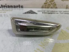 Повторитель поворота в крыло Opel Astra 2009-2012 13273104 J P10 5D ДО РЕСТАЙЛИНГ, передний правый