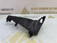 Кронштейн жалюзей воздуховода BMW 6 2017-2020 1133230 G32, правый