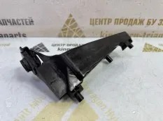 Кронштейн жалюзей воздуховода BMW 6 2017-2020 1133229 G32, левый