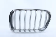 Решетка радиатора BMW X3 2010-2014 51117210725 F25, левая