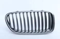 Решетка радиатора BMW 5 2009-2013 51137200728 F10 ДО РЕСТАЙЛИНГ, правая