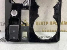 Накладка центральной консоли Volkswagen Touareg 2020 761863916A041 3 CR7 ДО РЕСТАЙЛИНГ DMVB 4.0 ДИЗЕЛЬ