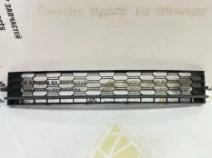 Решетка бампера Skoda Rapid 2012-2017 5JA853677C 1 NH3 ДО РЕСТАЙЛИНГ, передняя