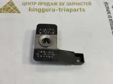 Кронштейн парктроника Volvo XC90 2014-2019 31690261 2 L_ ДО РЕСТАЙЛИНГ, левый