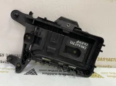 Площадка АКБ Volkswagen Tiguan 2007-2011 1K0915333 1 5N1 ДО РЕСТАЙЛИНГ