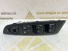 Блок управления стеклоподъемниками Hyundai IX35 2012 935702Y8609P LM ДО РЕСТАЙЛИНГ 1.7 TDI D4FD, передний правый
