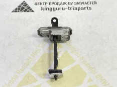 Ограничитель двери Hyundai IX35 2012 794902Y000 LM ДО РЕСТАЙЛИНГ 1.7 TDI D4FD, задний правый