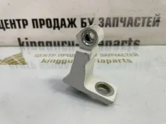 Петля двери Skoda Octavia 2019 8K0831401B A7 РЕСТ 1.6, левая