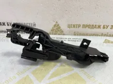 Кронштейн ручки двери Hyundai IX35 2012 826552Y000 LM ДО РЕСТАЙЛИНГ 1.7 TDI D4FD, передний левый