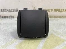 Накладка крепления сетки багажника BMW X7 2019-2022 7484047 G07, левая