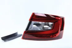 Фонарь диодный Skoda Octavia 2017-2020 5E5945208 A7 5E3 РЕСТАЙЛИНГ, правый