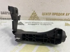Кронштейн жалюзей воздуховода BMW 3 2018-2022 1139222 G20, левый