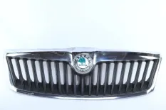 Решетка радиатора Skoda Octavia 2008-2013 1Z0853651C A5 РЕСТАЙЛИНГ, передняя