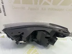 Фара ксеноновая Hyundai H-1 Starex 2017-2021 921024H630 2 TQ РЕСТАЙЛИНГ, передняя правая