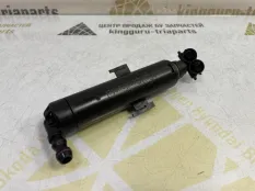 Форсунка омывателя фар Skoda Yeti 2012 5L0955966 5L6 CFHC 2.0 ДИЗЕЛЬ, правая