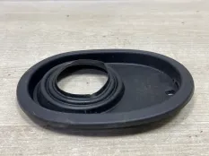 Уплотнитель кузова Skoda Yeti 2012 5L6809933 5L6 CFHC 2.0 ДИЗЕЛЬ