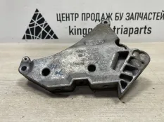 Кронштейн двигателя Skoda Yeti 2012 03L199207 5L6 CFHC 2.0 ДИЗЕЛЬ, правый