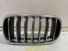 Решетка радиатора BMW X5 2013-2018 7316075 F15, передняя левая
