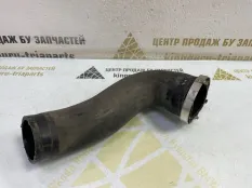 Патрубок интеркулера Skoda Yeti 2012 1K0145832AA 5L6 CFHC 2.0 ДИЗЕЛЬ