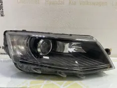 Фара ксеноновая Skoda Octavia 2016 5E2941016B A7 CZDA 1.4 БЕНЗИН, правая