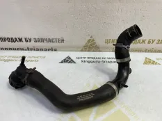 Патрубок системы охлаждения Skoda Yeti 2012 1K0122101KN 5L6 CFHC 2.0 ДИЗЕЛЬ