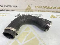 Патрубок интеркулера Skoda Yeti 2012 1K0145834AP 5L6 CFHC 2.0 ДИЗЕЛЬ
