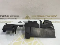 Дефлектор радиатора Mini Countryman 2010-2016 51749807050 R60, правый