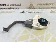 Мотор стеклоподъемника Skoda Yeti 2012 8K0959811A 5L6 CFHC 2.0 ДИЗЕЛЬ, передний левый