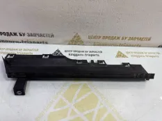 Дефлектор радиатора BMW X5 2013-2018 C18492102 F15, правый