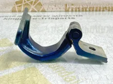 Петля крышки багажника Skoda Octavia 2016 5E0827302A A7 CZDA 1.4 БЕНЗИН, правая