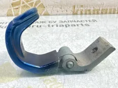 Петля крышки багажника Skoda Octavia 2016 5E0827301A A7 CZDA 1.4 БЕНЗИН, левая