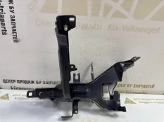 Кронштейн фары BMW X5 2019-2023 51647421710 G05, передний правый