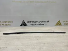 Уплотнитель стекла двери Skoda Octavia 2017-2020 5E0837478 A7 5E3 РЕСТАЙЛИНГ, передний правый