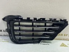 Решетка бампера Volkswagen Touareg 2014-2018 6P6853666B 2 7P5 РЕСТАЙЛИНГ, правая