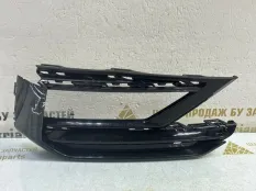 Решетка бампера Volkswagen Tiguan 2016-2020 5NA853666E041 2 R-LINE AD1 ДО РЕСТАЙЛИНГ, правая