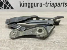 Петля капота Skoda Superb 2008-2013 3T0823302B 2 3T4 ДО РЕСТАЙЛИНГ, правая