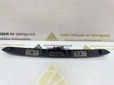Накладка подсветки номера BMW 3 2001-2007 8208504 E46 РЕСТАЙЛИНГ