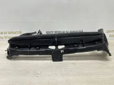 Дефлектор радиатора верхний BMW X6 2019-2022 51748495363 G06 M-PACK