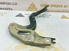 Петля капота Skoda Karoq 2017-2021 57A823302 1 NU7 ДО РЕСТАЙЛИНГ, правая