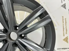Диск литой R19 Volkswagen Touareg 2018-2022 760601025P 3 CR7