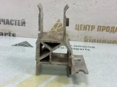 Кронштейн усилителя бампера BMW X7 2019-2022 51117421635 G07, передний левый