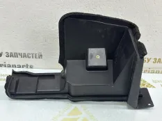 Дефлектор радиатора Omoda C5 2022-2024 302003757AA T19C, правый