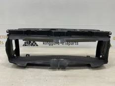 Дефлектор радиатора верхний BMW 2 2013-2019 51747290605 F22