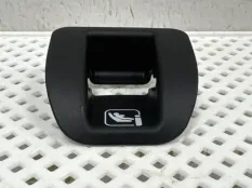 Заглушка ремня детского кресла Suzuki Vitara 2019 8722861M0 2 LY РЕСТАЙЛИНГ M16A 2315632
