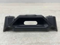 Кронштейн кнопки открывания багажника Suzuki Vitara 2019 8394279J00 2 LY РЕСТАЙЛИНГ M16A 2315632