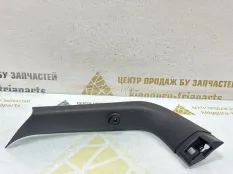 Обшивка двери багажника BMW X1 2015-2019 7350848 F48, правая